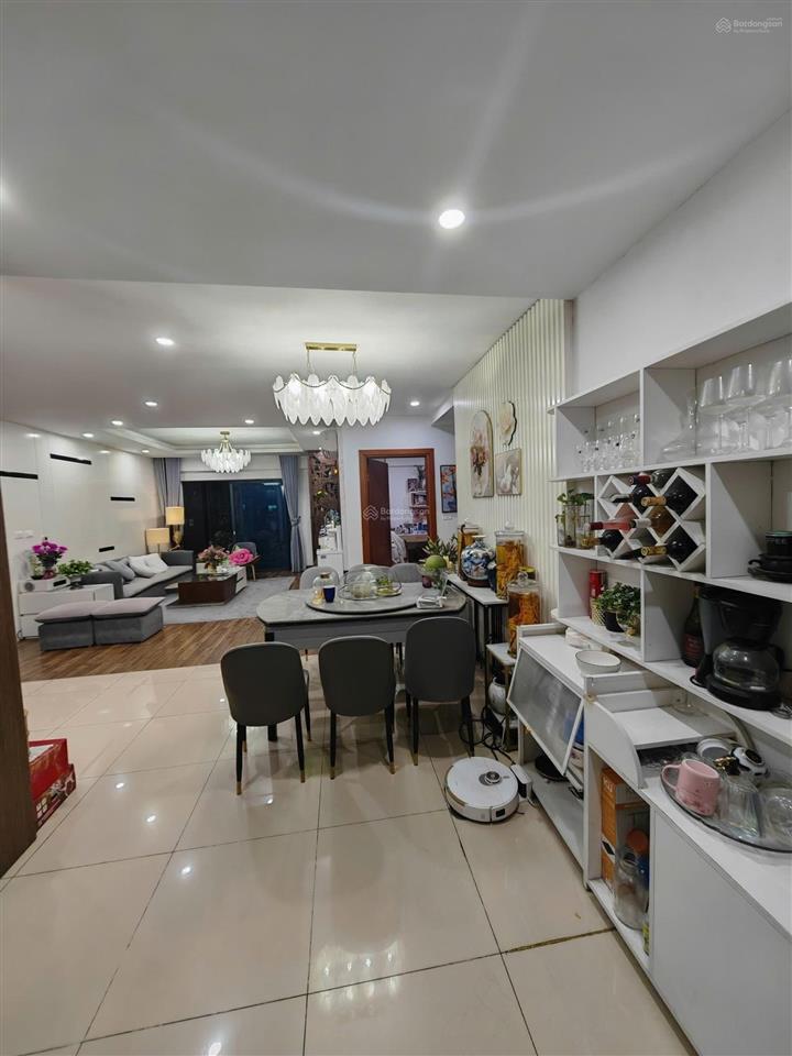 Bán 3 ngủ căn góc vị trí đẹp goldmark city 136 hồ tùng mậu, hà nội