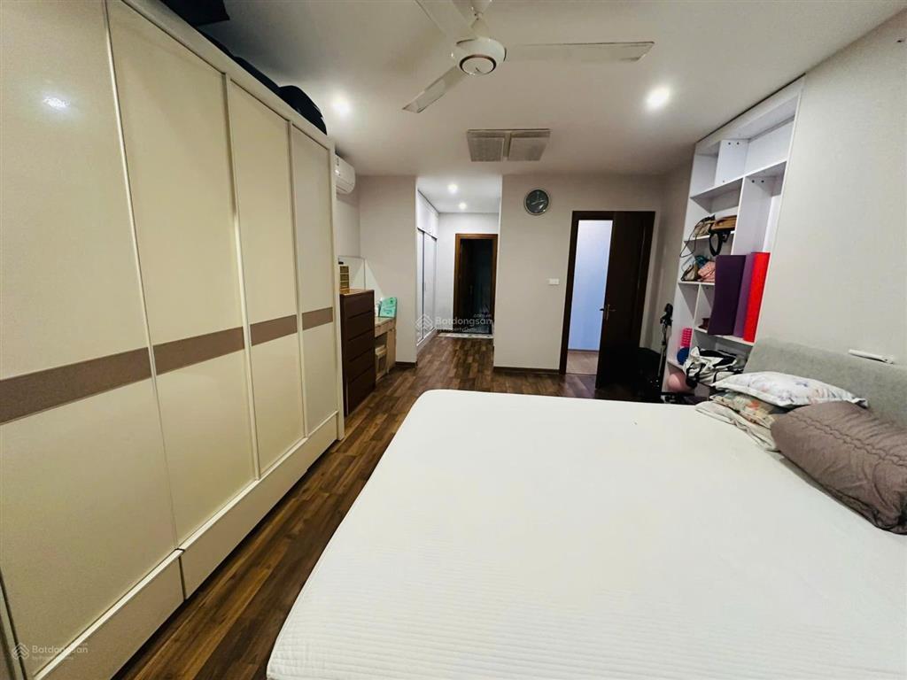 Bán 3 ngủ 130m2 giá thấp goldmark city 136 hồ tùng mậu, hà nội