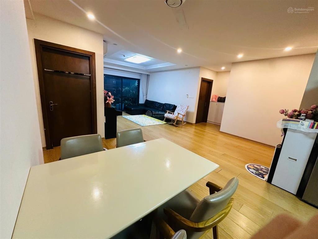 Bán 3 ngủ 130m2 giá thấp goldmark city 136 hồ tùng mậu, hà nội