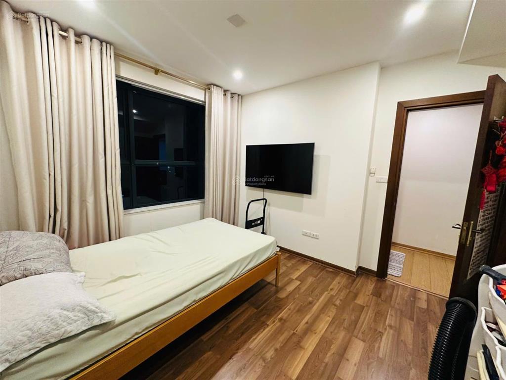 Bán 3 ngủ 130m2 giá thấp goldmark city 136 hồ tùng mậu, hà nội