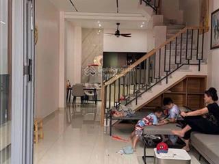 Nhà nc mới 100% ngay nguyễn kiệm
2pn2wc hẻm xe hơi gần phan đăng lưu
hoàng minh giám sân bay tsn