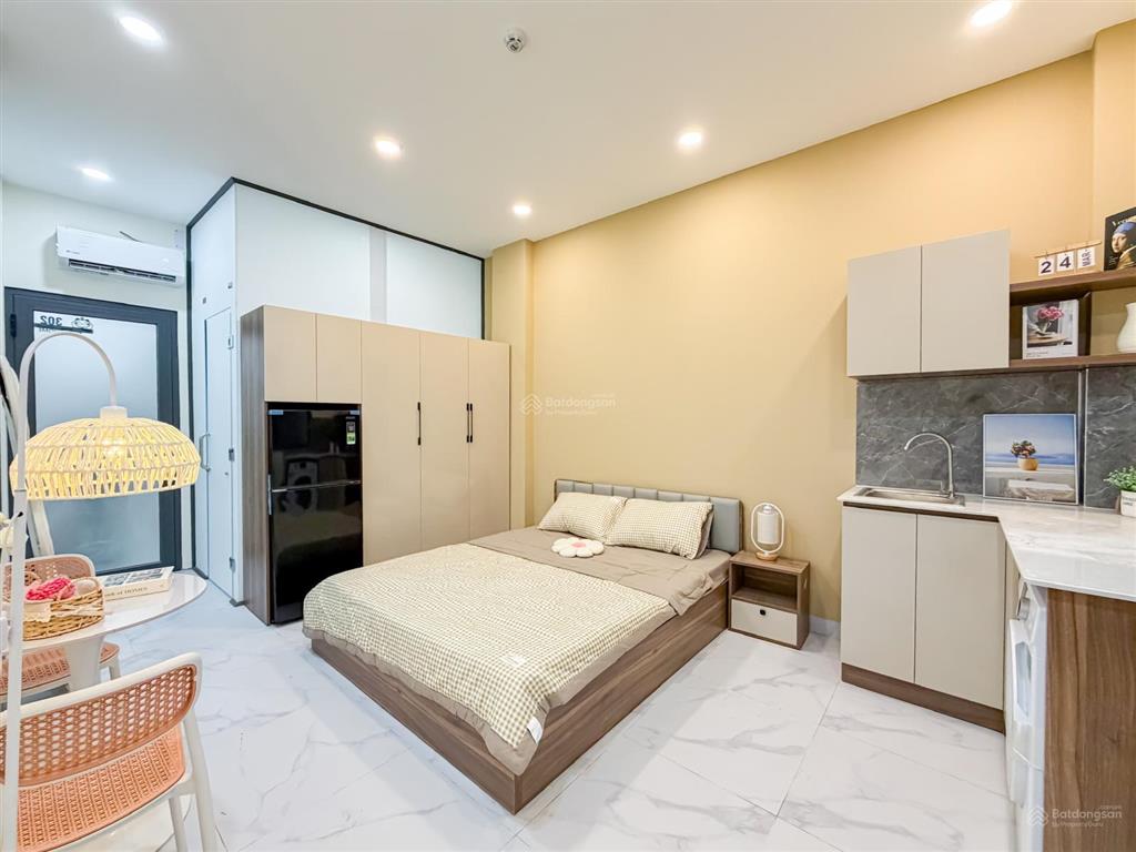 Cho thuê căn hộ mới 1 phòng ngủ cửa sổ thoáng máy giặt riêng trung tâm quận 5 có thang máy giá 7tr