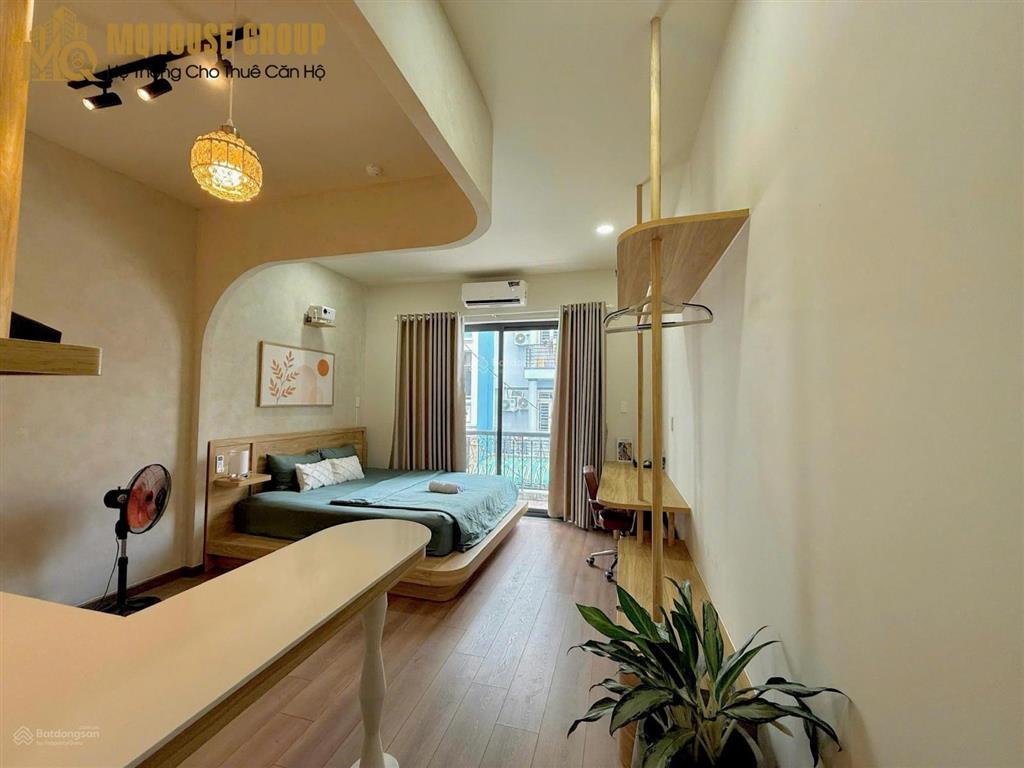 Cho thuê căn hộ 1pn ban công full nội thất máy giặt riêng ngay ngã tư hàng xanh gần đh gtvt, hutech
