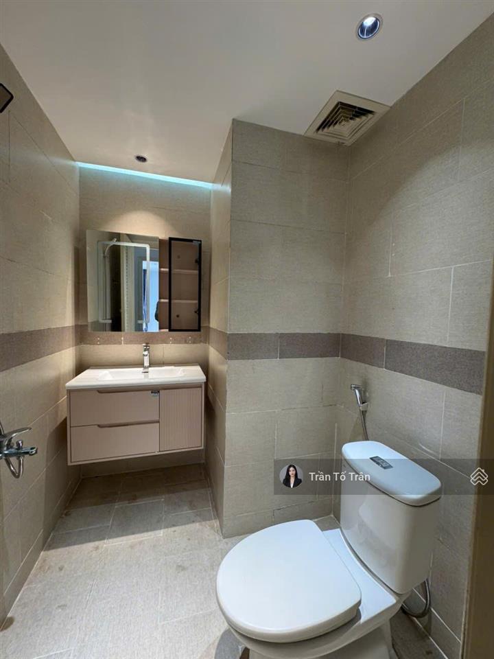 Cho thuê căn hộ cc bảy hiền tower, tân bình dt 82m2 2pn 2wc giá 12tr nhà đẹp  0703 445 *** trân