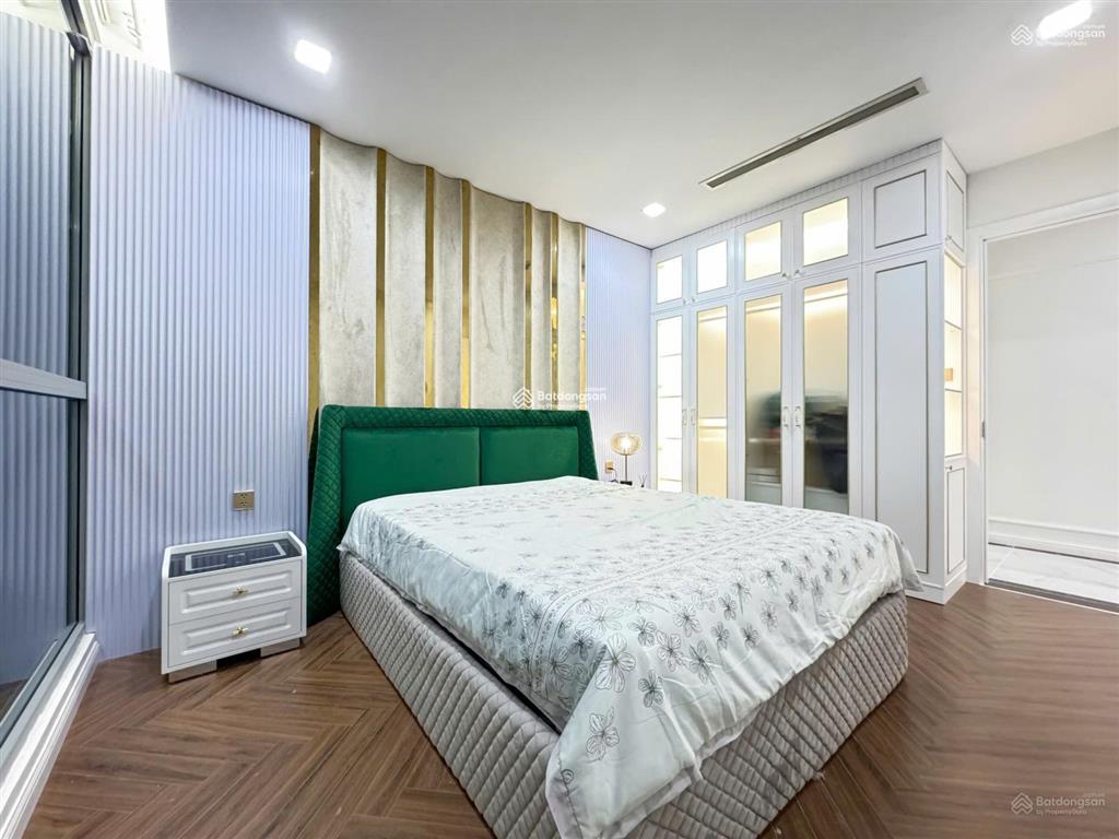 Cho thuê căn hộ cc hùng vương plaza q5 dt 130m2 3pn 2wc giá 22 triệu/th,  0703 445 *** trân