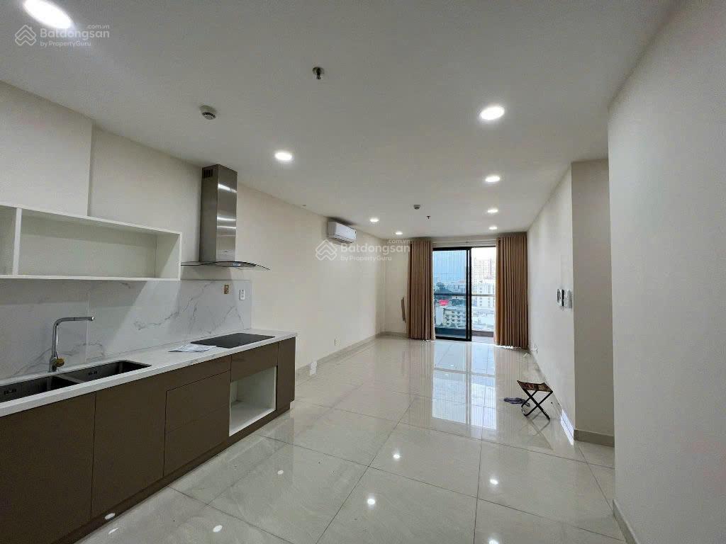 Cho thuê căn hộ park legend, 3pn, 2wc, nội thất cơ bản, view pháo hoa, giá 21 triệu, 0908 435 ***