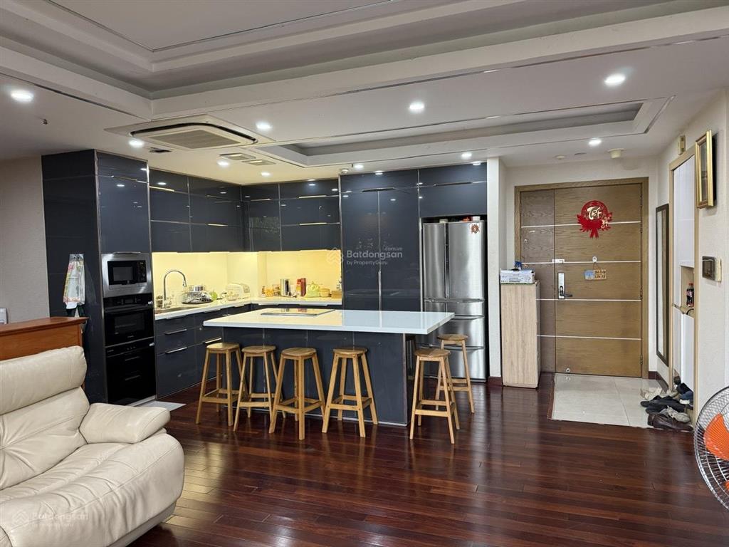 Bán căn hộ saigon airport, 3pn, 3wc, 154m2, có sổ, không nội thất, giá 10.5tỷ, 0908 435 ***