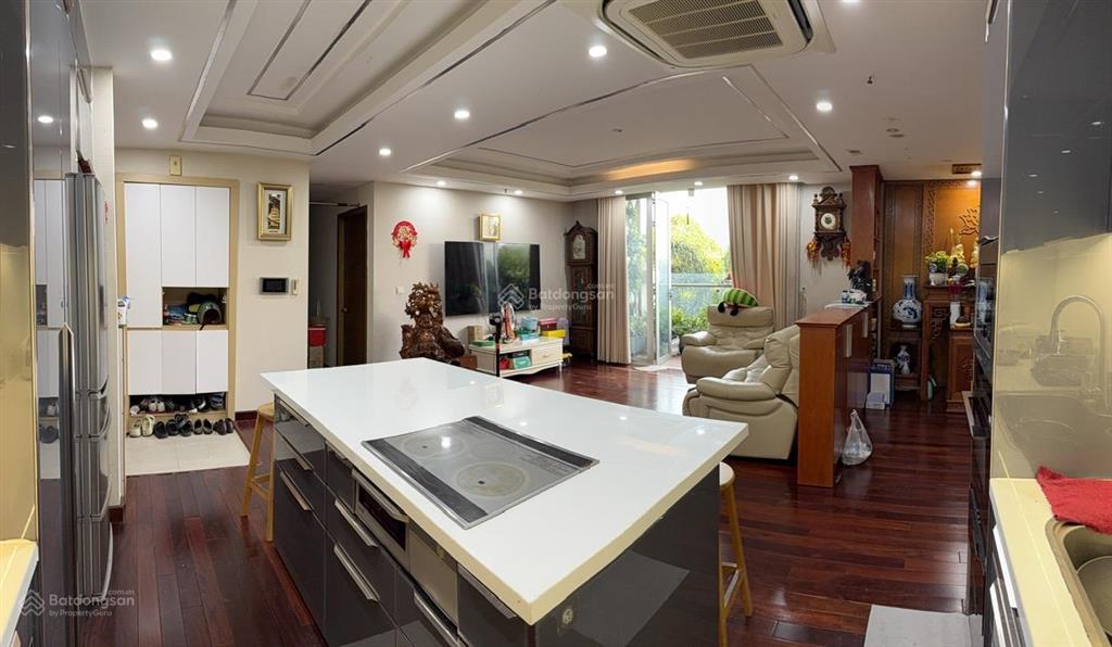 Bán căn hộ saigon airport, 3pn, 3wc, 154m2, có sổ, không nội thất, giá 10.5tỷ, 0908 435 ***