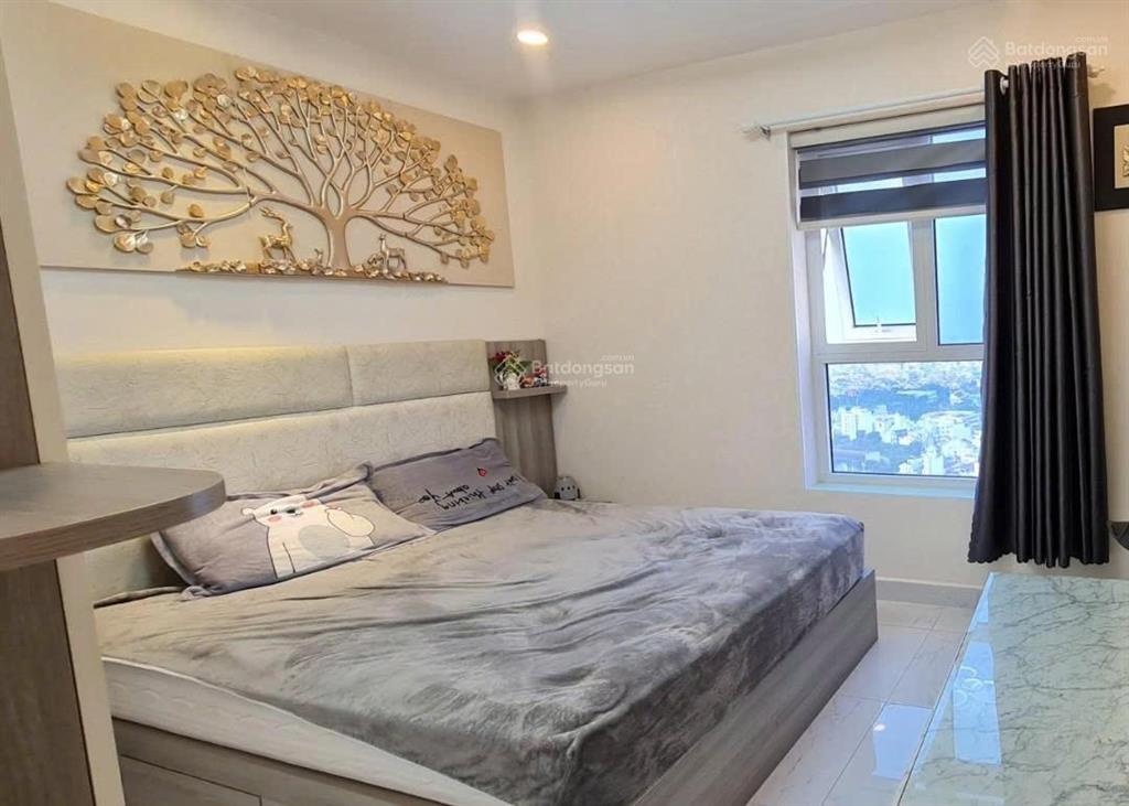 Bán căn hộ terra royal , 2pn , 1wc , căn góc 2 view , giá  7.6 tỷ , sổ hồng ,  0908 435 ***