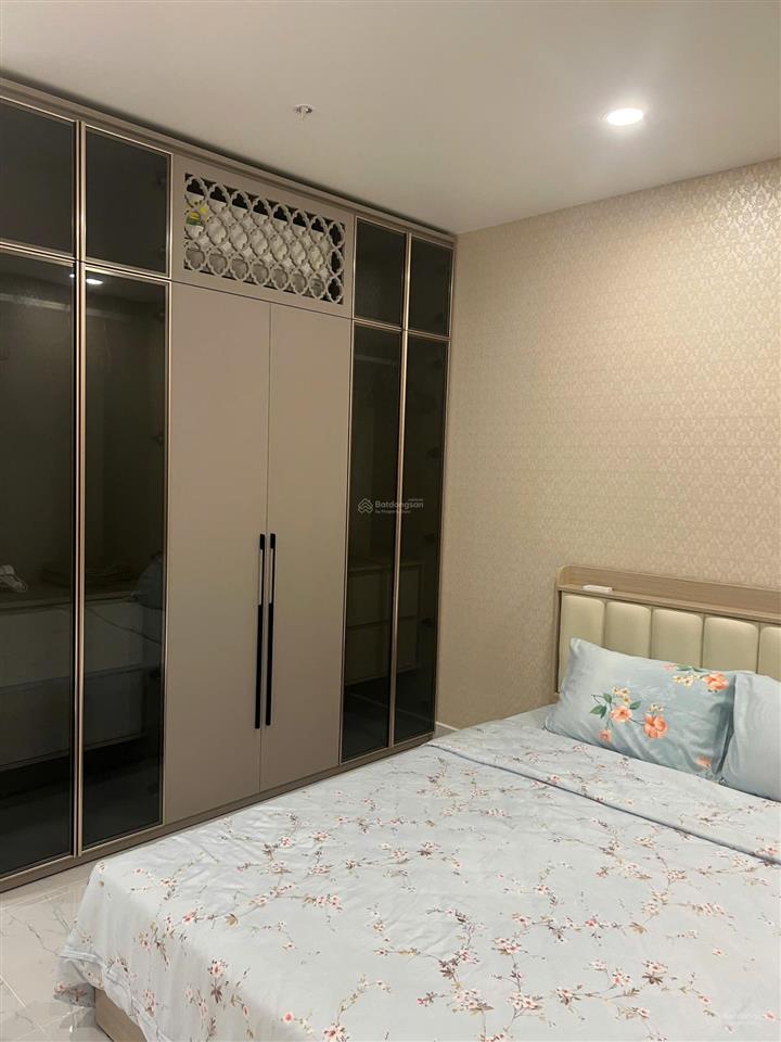 Bán căn hộ terra royal , 2pn , 1wc , căn góc 2 view , giá  7.6 tỷ , sổ hồng ,  0908 435 ***