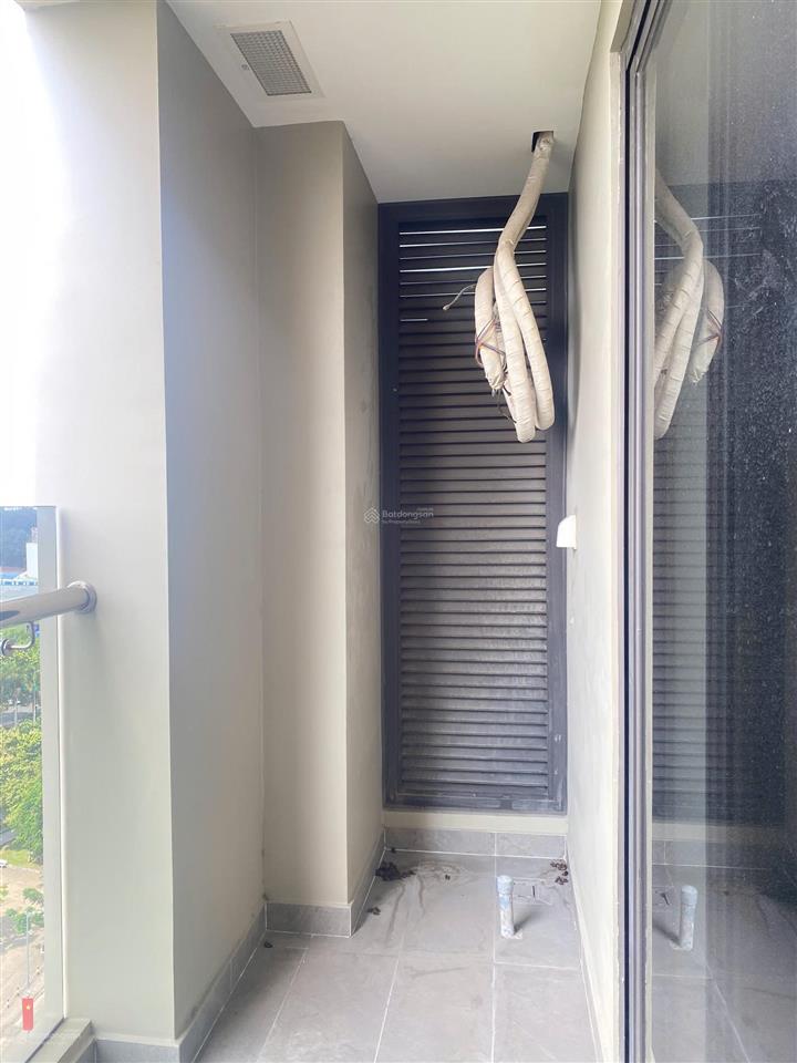 Bán căn hộ park legend, 3pn, 2wc, 100m2, căn góc, giá 8.8 tỷ, không nội thất,  0908 435 ***