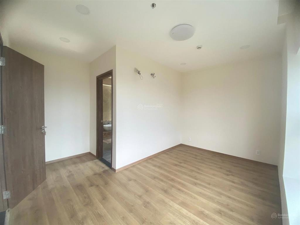 Bán căn hộ park legend, 3pn, 2wc, 100m2, căn góc, giá 8.8 tỷ, không nội thất,  0908 435 ***