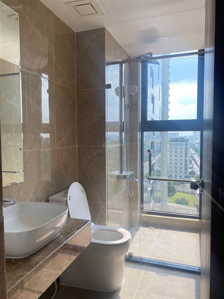 Bán căn hộ park legend, 3pn, 2wc, 100m2, căn góc, giá 8.8 tỷ, không nội thất,  0908 435 ***