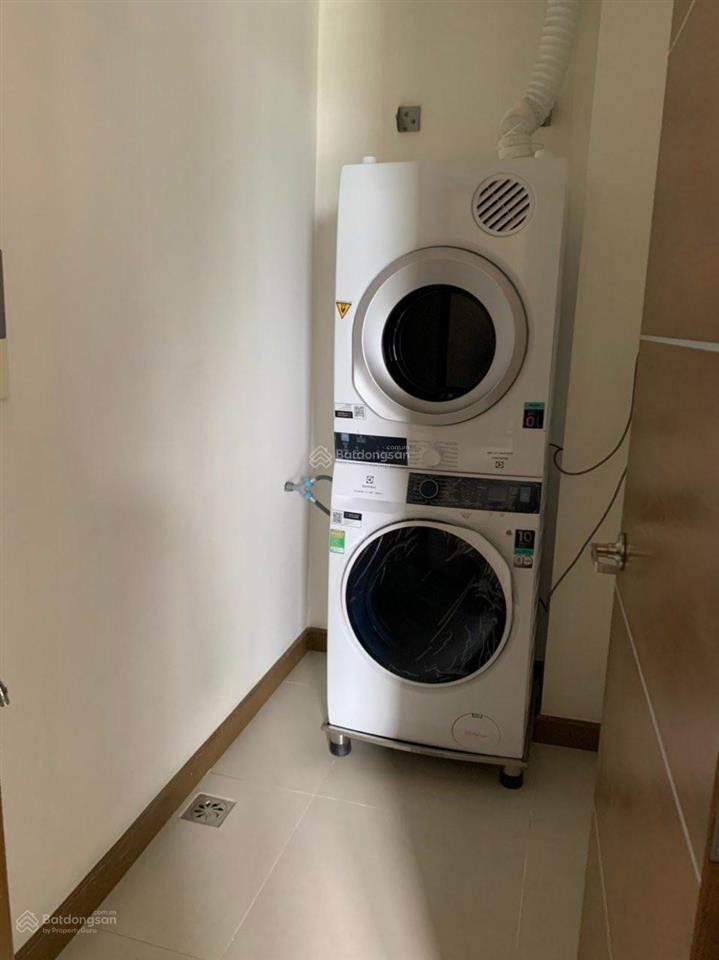 Bán căn hộ saigon airport, 2pn, 2wc, 95m2 giá 7 tỷ 750, sổ hồng riêng,  0908 435 ***