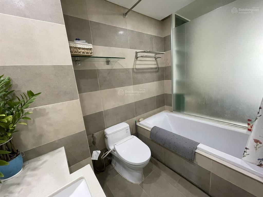 Bán căn hộ saigon airport, 3pn, 2wc, 128m, có sổ, giá 9.8 tỷ, không nội thất, 0908 435 ***