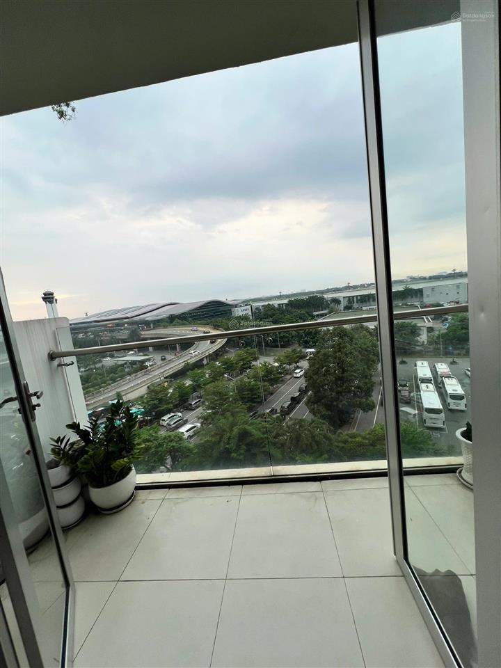 Bán căn hộ saigon airport, 3pn, 2wc, 128m, có sổ, giá 9.8 tỷ, không nội thất, 0908 435 ***