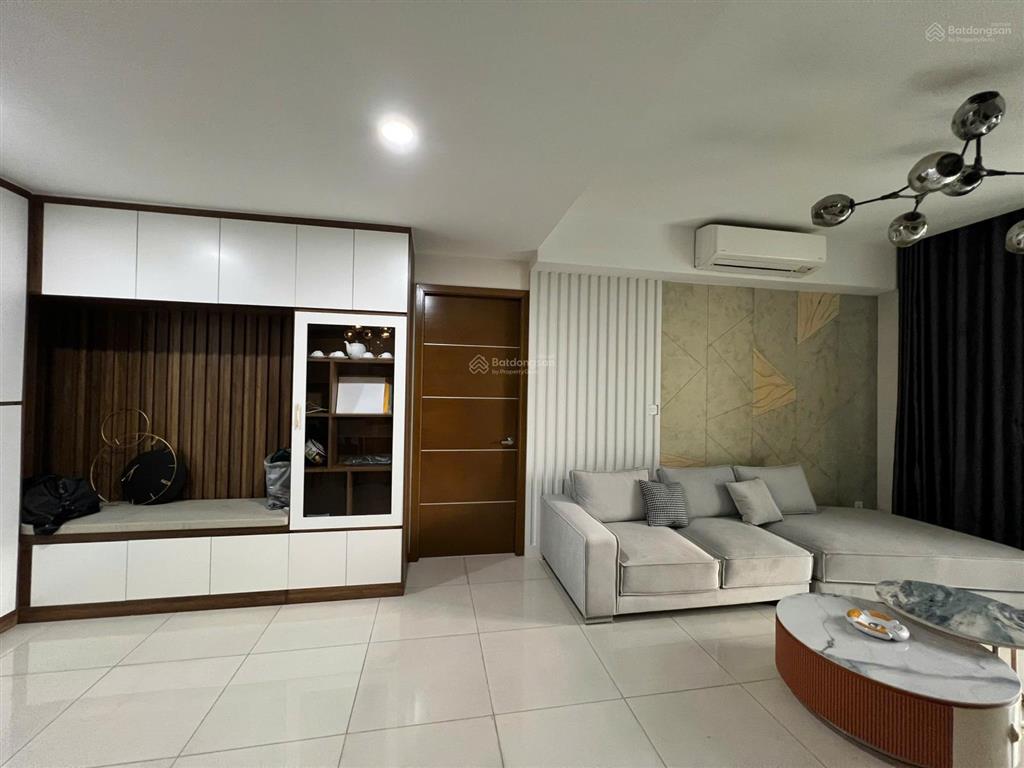 Bán căn hộ saigon airport, 3pn, 2wc, 128m, có sổ, giá 9.8 tỷ, không nội thất, 0908 435 ***