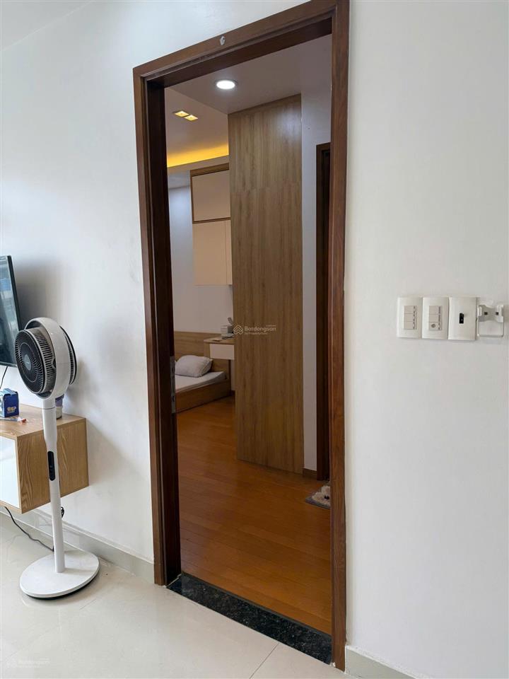Cho thuê căn hộ sky center 2pn, 74m2, lầu cao, full nội thất, giá 17 triệu, ở liền,  0908 435 ***