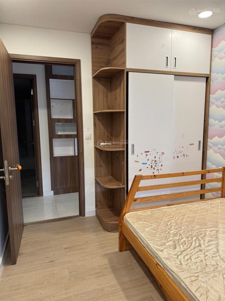 Cho thuê căn hộ kingdom, 2pn, 2wc, 74m2, full nội thất, giá 20 triệu/tháng,  0908 435 ***