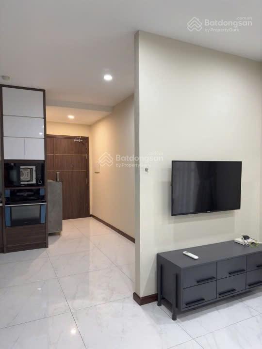Bán căn hộ res 11 , 2pn , 2wc, 84m2 , có sổ , có nội thất ,giá  5.7 tỷ ,  0908 435 ***