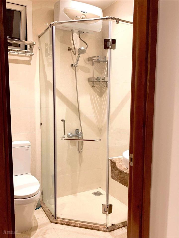 Cho thuê căn hộ sky center, 2pn, 2wc , full nội thất ,view sân bay ,giá  17 triệu , 0908 435 ***
