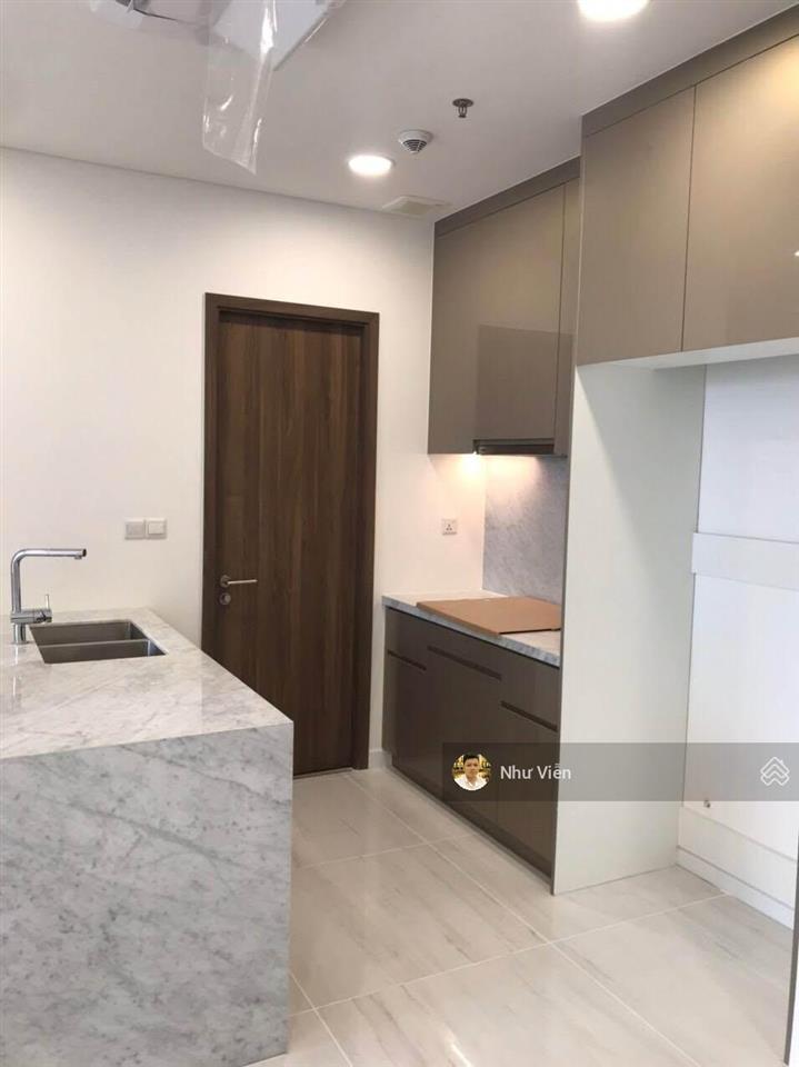 Cho thuê căn hộ kingdom, 2pn, 2wc, nội thất cơ bản, giá 17 triệu/tháng,  0908 435 ***