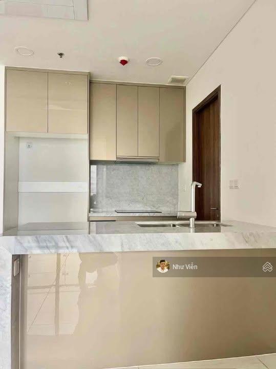 Cho thuê căn hộ kingdom, 2pn, 2wc, nội thất cơ bản, giá 17 triệu/tháng,  0908 435 ***