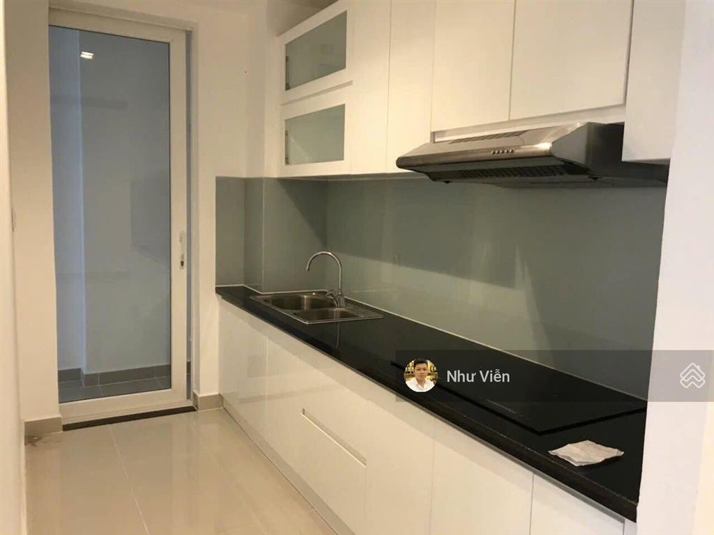 Bán căn hộ sky center, 2pn, 2wc, 74m2, giá 5 tỷ 650,  0908 435 *** viễn