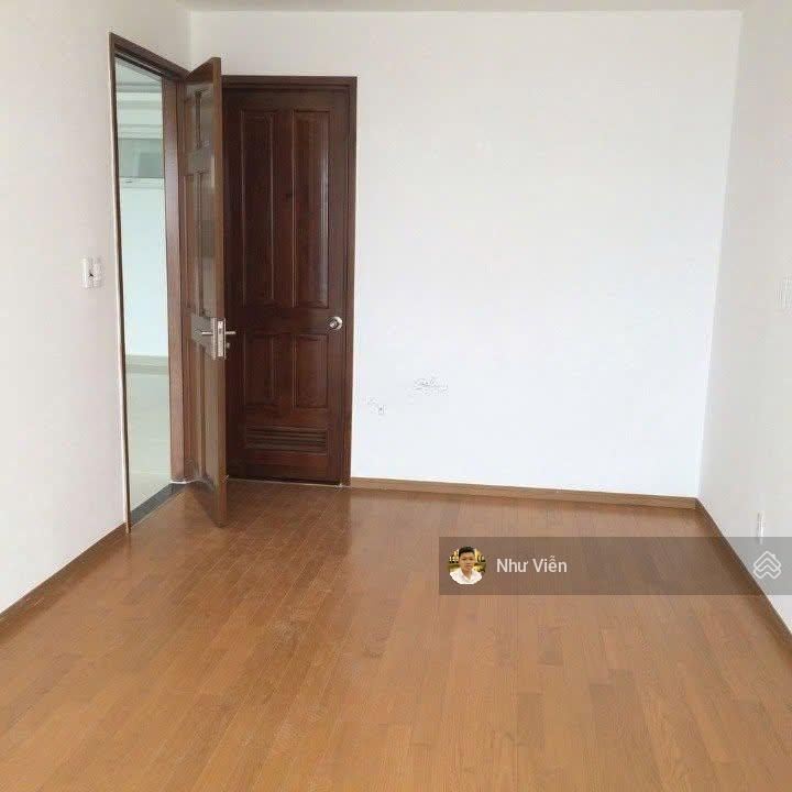 Bán căn hộ sky center, 2pn, 2wc, 74m2, giá 5 tỷ 650,  0908 435 *** viễn