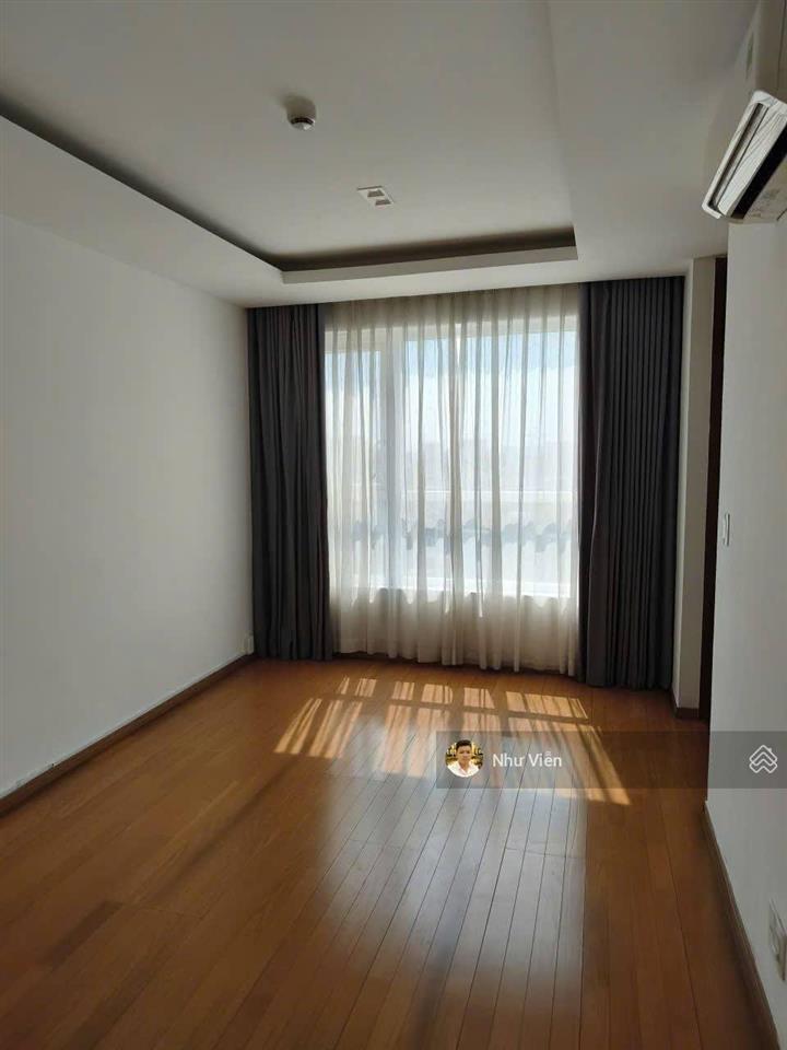 Bán căn hộ sky center, 2pn, 2wc, 74m2, giá 5 tỷ 650,  0908 435 *** viễn