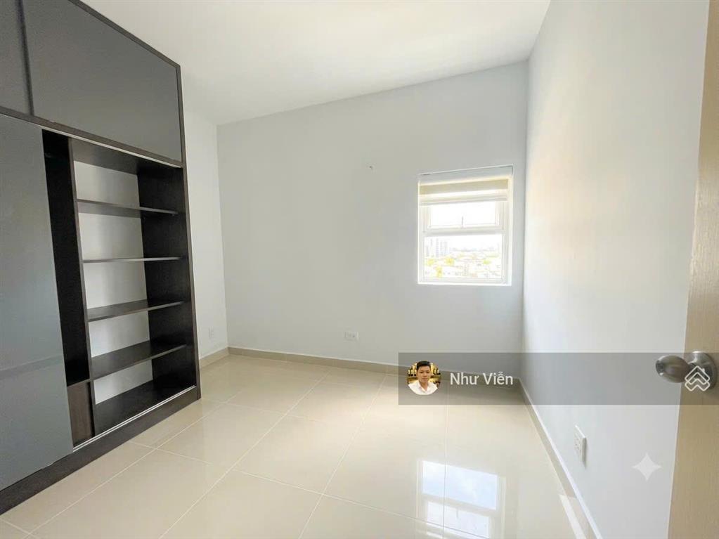 Bán căn hộ oriental plaza, 3pn, 3wc, ban công phòng khách, giá 5.5 tỷ, shr, 0908 435 *** viễn