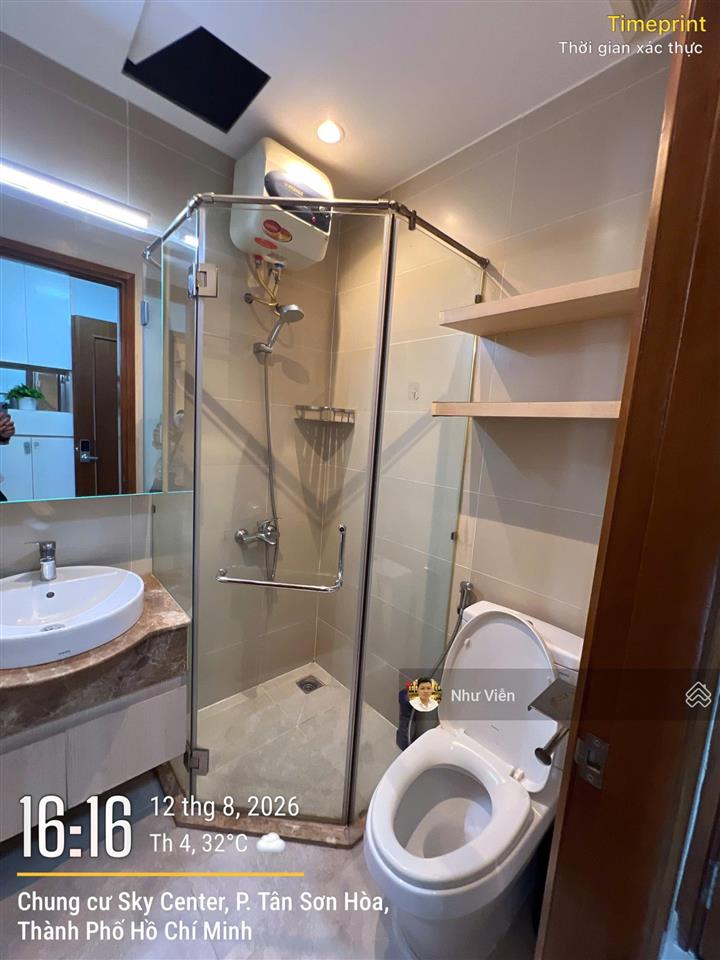 Bán căn hộ sky center, 2pn, 2wc, giá 5 tỷ 650tr tl, 74m2, đang được làm sổ hồng, 0908 435 ***