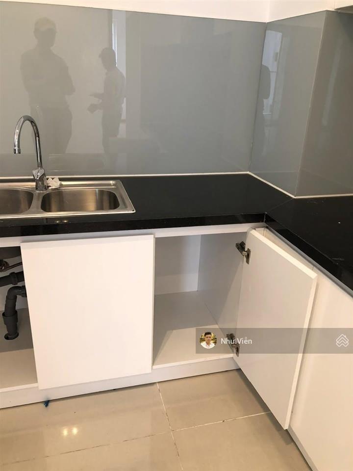 Bán căn hộ sky center, 3pn, 2wc, 98m2, 8 tỷ, đang được làm sổ, 0908 435 *** viễn