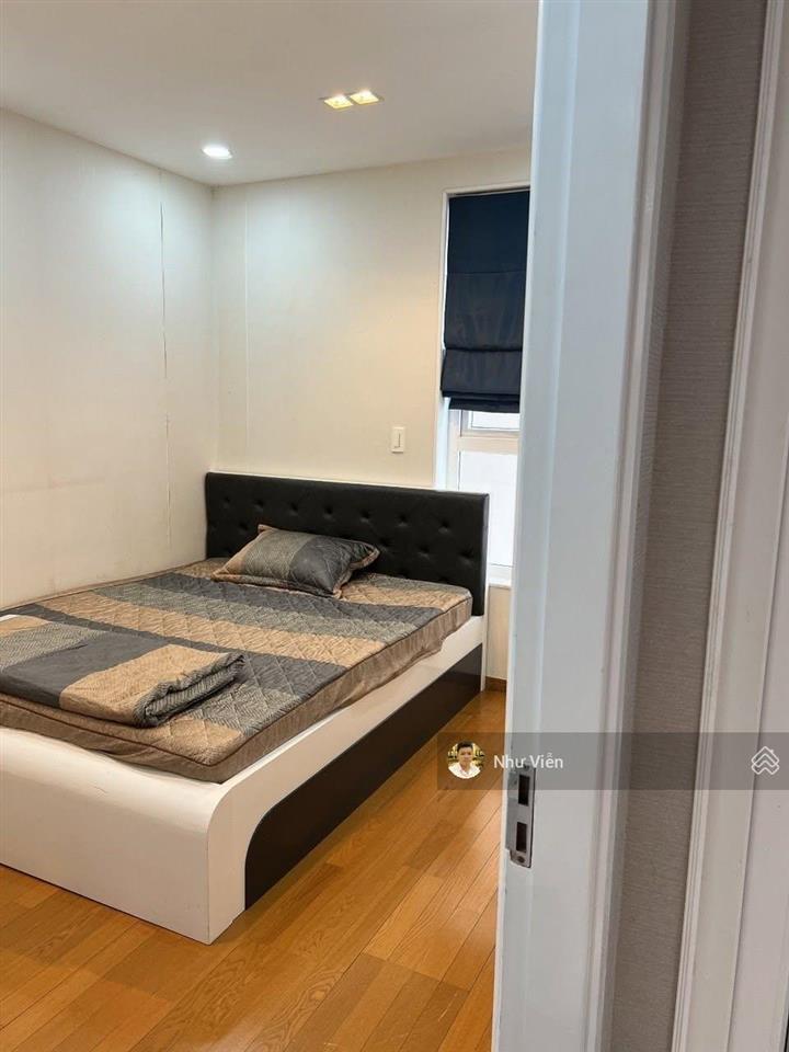 Bán căn hộ sky center, 3pn, 2wc, 98m2, 8 tỷ, đang được làm sổ, 0908 435 *** viễn