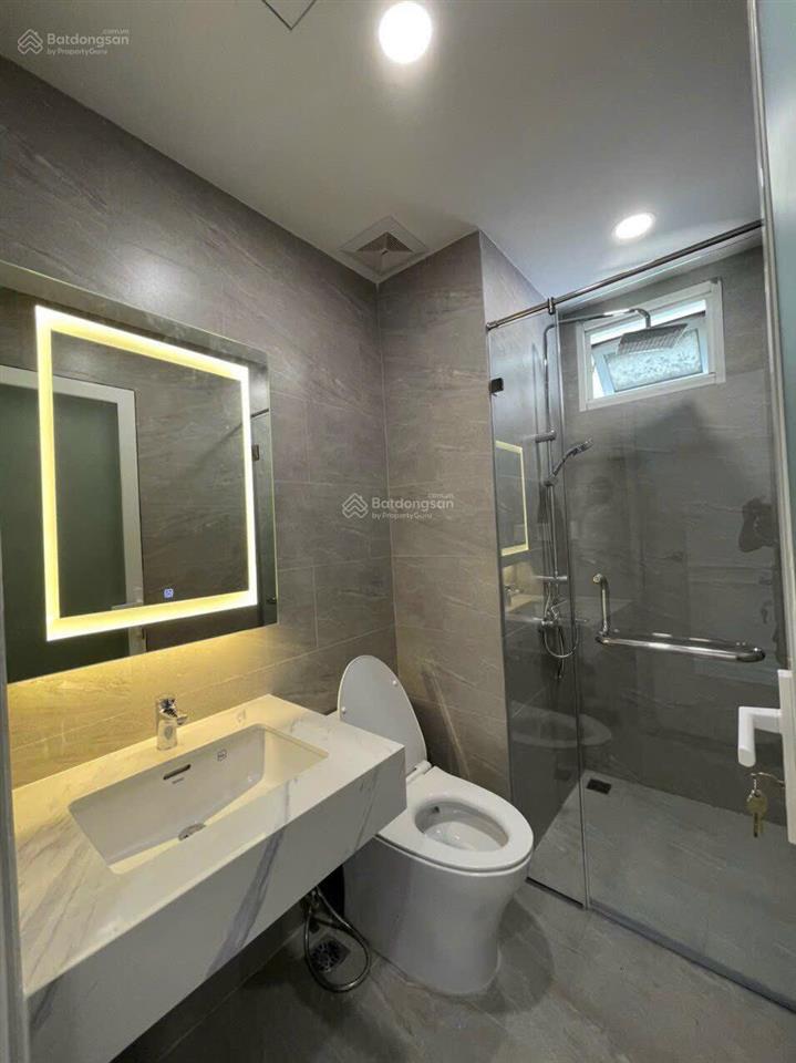 Chủ cần bán penhouse cao ốc phú nhuận, dt 370m2 3pn 4wc giá 18 tỷ sổ hồng chính chủ