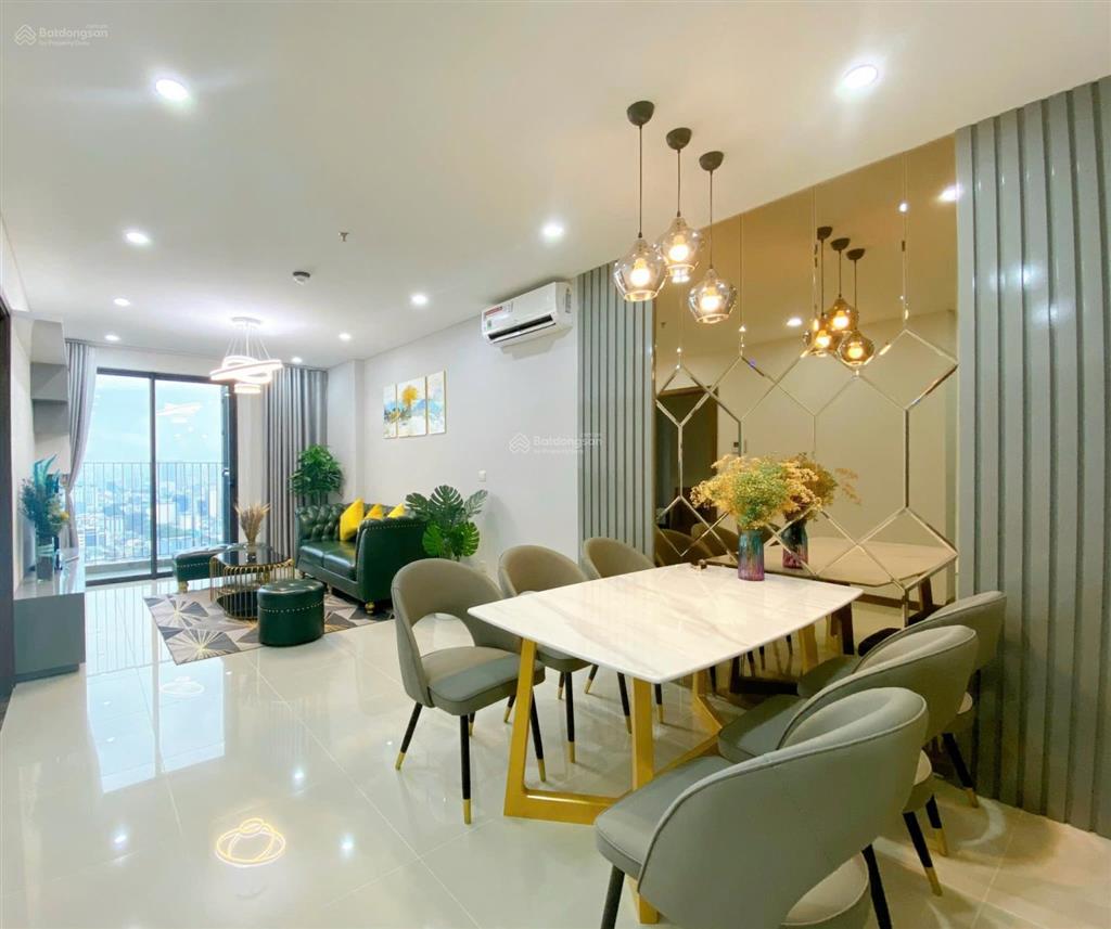 Cho thuê gấp chcc sky center, sân bay dt 74m2, 2pn, 2wc giá 15tr (nhà đẹp).  0899 874 *** mão