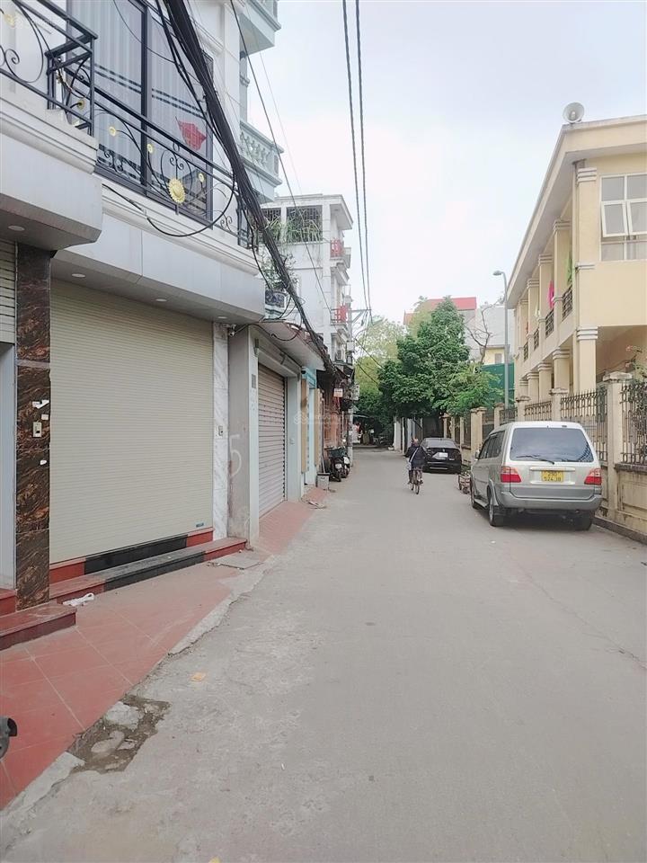 Bán nhà lĩnh nam  ngõ rộng  10m ra ô tô tránh  gần trường, chợ  nhà cổng riêng  giá 6.86 tỷ