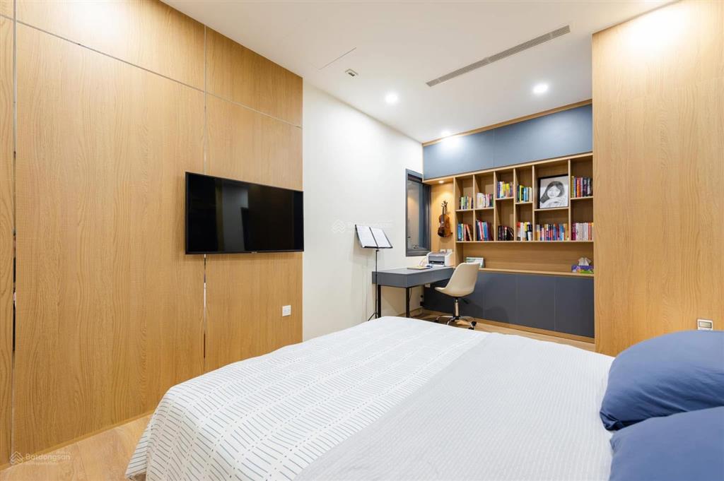 Bán gấp căn 2pn dt 74.7m2 tại green park phương đông, giá 5.7 tỷ (căn góc view hồ linh đàm)