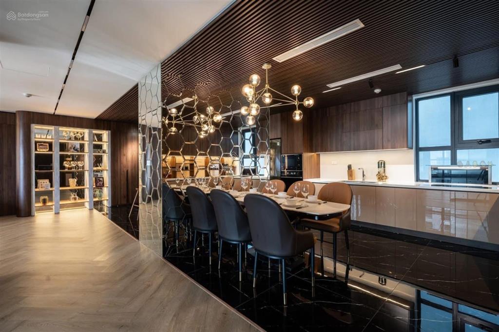Chính chủ bán căn 3 ngủ (căn góc) sky central  176 định công, dt 100m2 giá 8.5 tỷ (rẻ nhất toà)