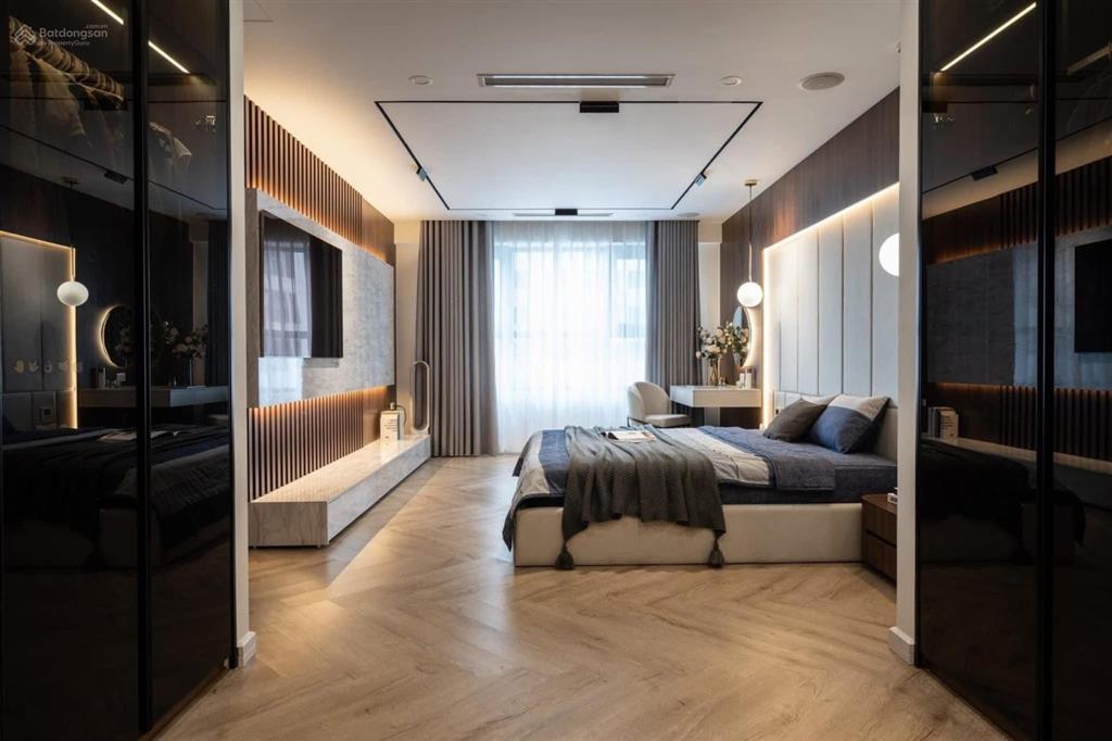 Chính chủ bán căn 3 ngủ (căn góc) sky central  176 định công, dt 100m2 giá 8.5 tỷ (rẻ nhất toà)