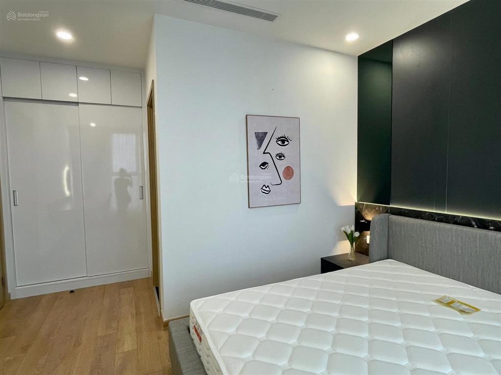 Bán 2 ngủ hinode city (view sông hồng) full nội thất 1 tỷ, dt 76,9m2, giá 8 tỷ