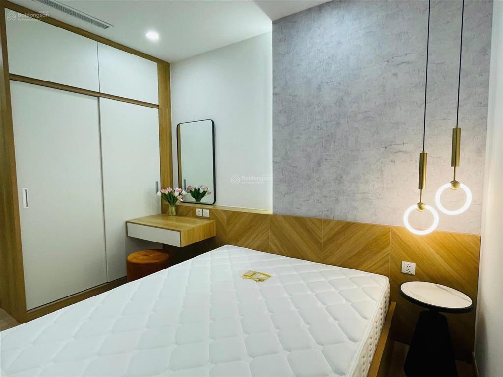 Bán 2 ngủ hinode city (view sông hồng) full nội thất 1 tỷ, dt 76,9m2, giá 8 tỷ
