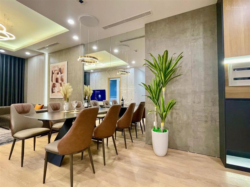 Bán 2 ngủ hinode city (view sông hồng) full nội thất 1 tỷ, dt 76,9m2, giá 8 tỷ