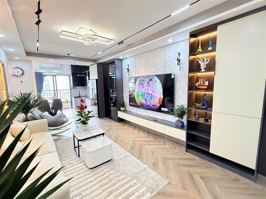 Bán căn góc đẹp tòa helios tower  dt 72m2, giá 5,65 tỷ (view xem bắn pháo hoa tại nhà)