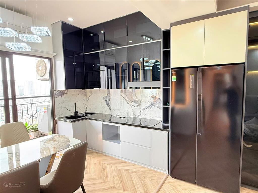 Bán căn góc đẹp tòa helios tower  dt 72m2, giá 5,65 tỷ (view xem bắn pháo hoa tại nhà)