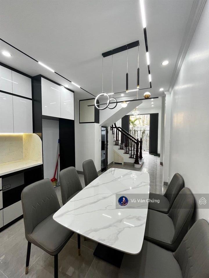 Bán nhà nguyễn công trứ hà đông 5 tầng ô tô đỗ cửa lô góc 3 mặt thoáng 9.7 tỷ