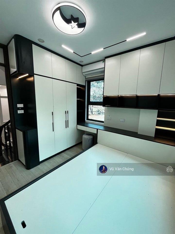 Bán nhà nguyễn công trứ hà đông 5 tầng ô tô đỗ cửa lô góc 3 mặt thoáng 9.7 tỷ