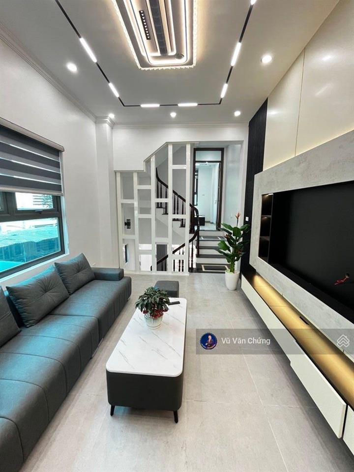 Bán nhà nguyễn công trứ hà đông 5 tầng ô tô đỗ cửa lô góc 3 mặt thoáng 9.7 tỷ