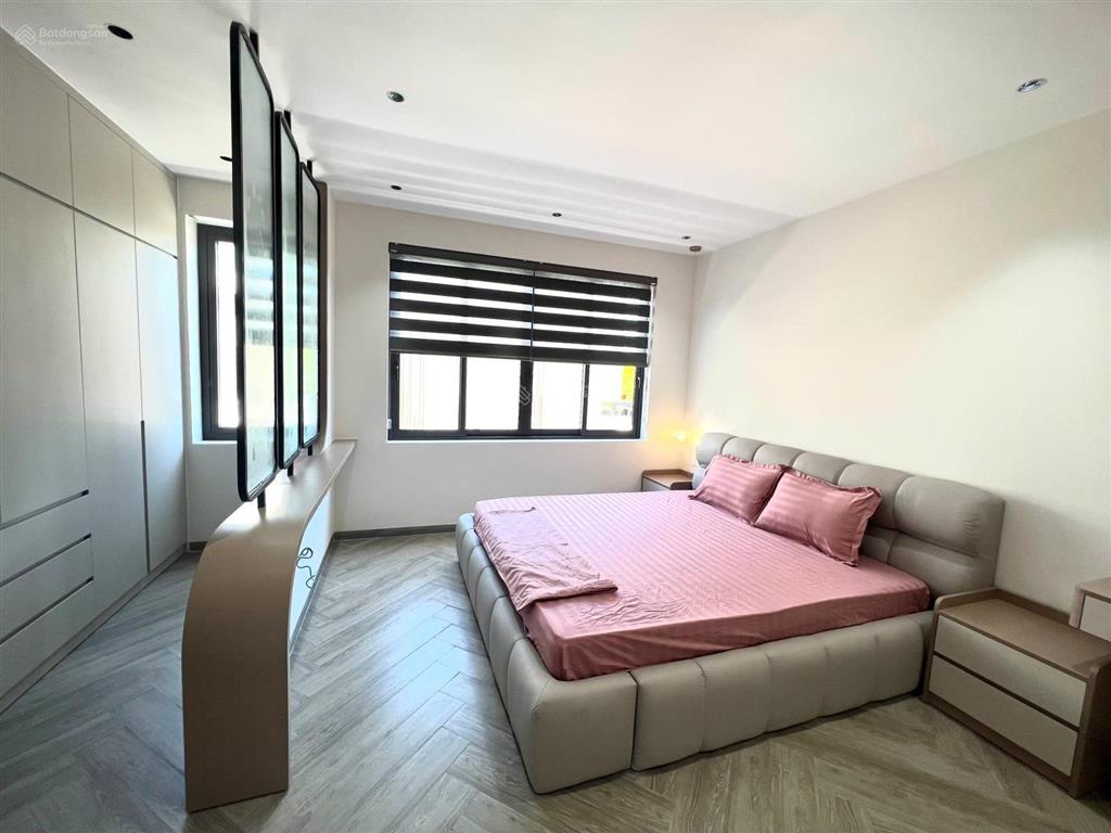 Nhà 3 tầng đẹp kđt mỹ gia thái hưng view công viên đường rộng 25m thang máy kính, chỉ 9 tỷ 500