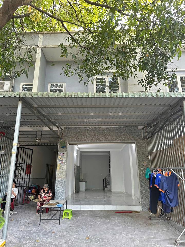 Chủ nợ bán gấp dãy trọ kế bên trung tâm hành chính bàu bàng 150m² cho thuê 8tr/tháng shr